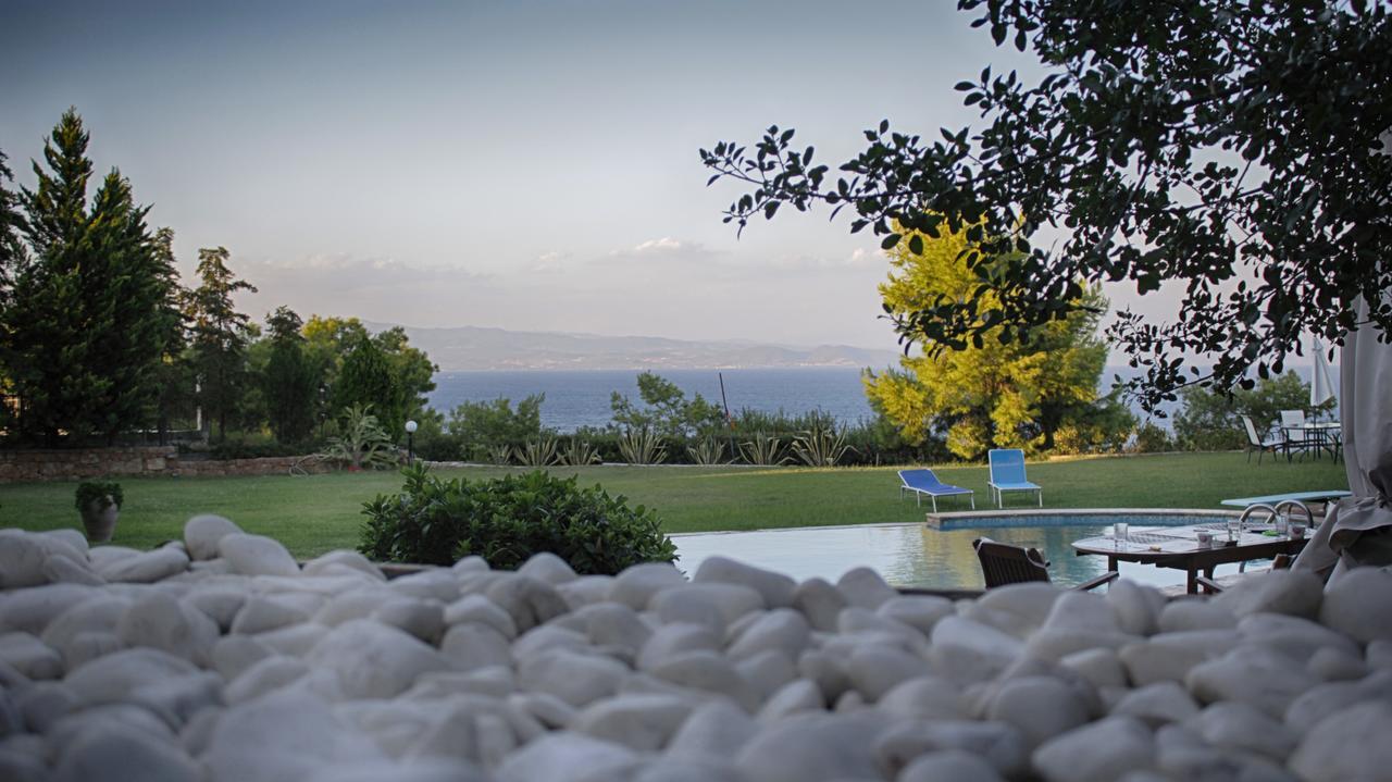 Villa Castle On The Edge Of The Sea *